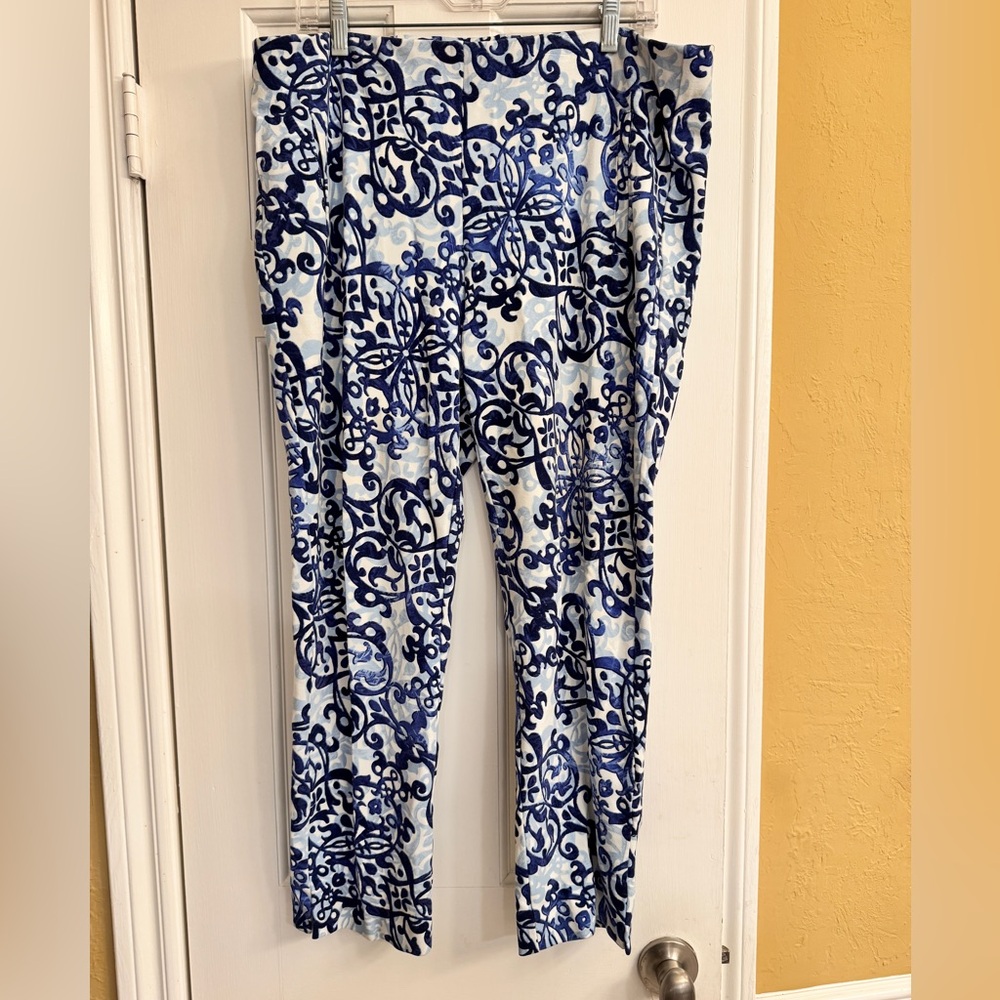 Chico's Navy and White Artistic patter ankle Pants sz 3 (16)
